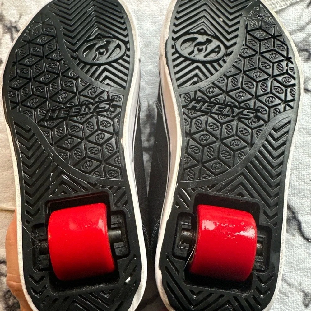 HEELYS Black Red Youth Size 13 Little Kid